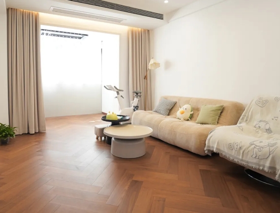 不做“潮”人，只做地板的守護神；如何守護腳下的這份“踏實”？